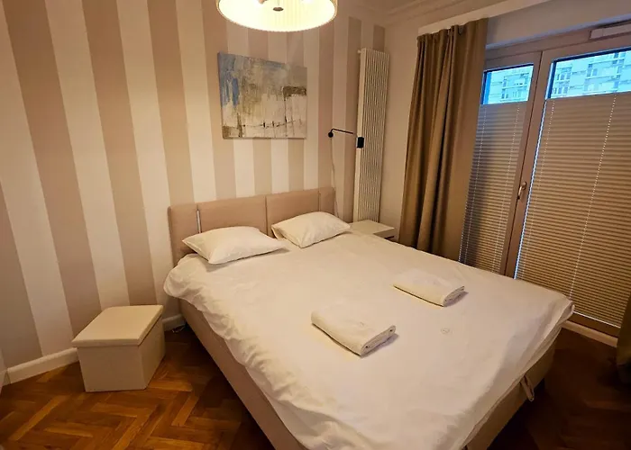 Vipwarsawapartments Cytryn Mennica Residence