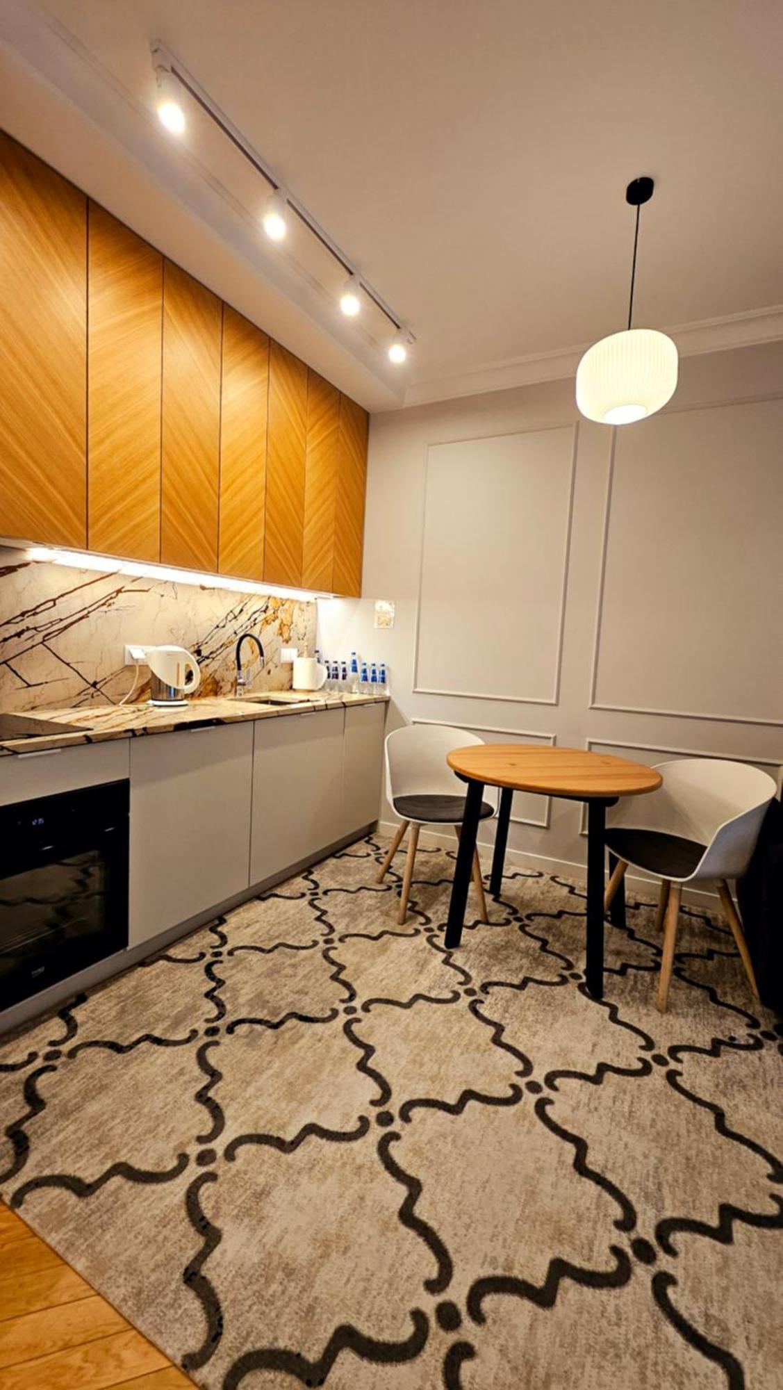 Vipwarsawapartments Cytryn Mennica Apartmán